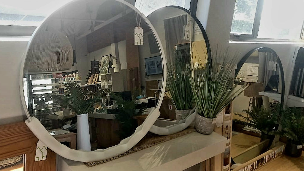 Round Mirror