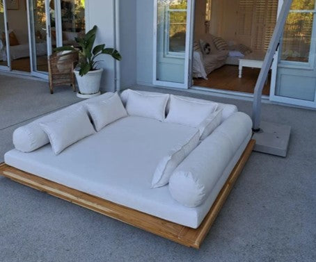 Outdoor Daybed