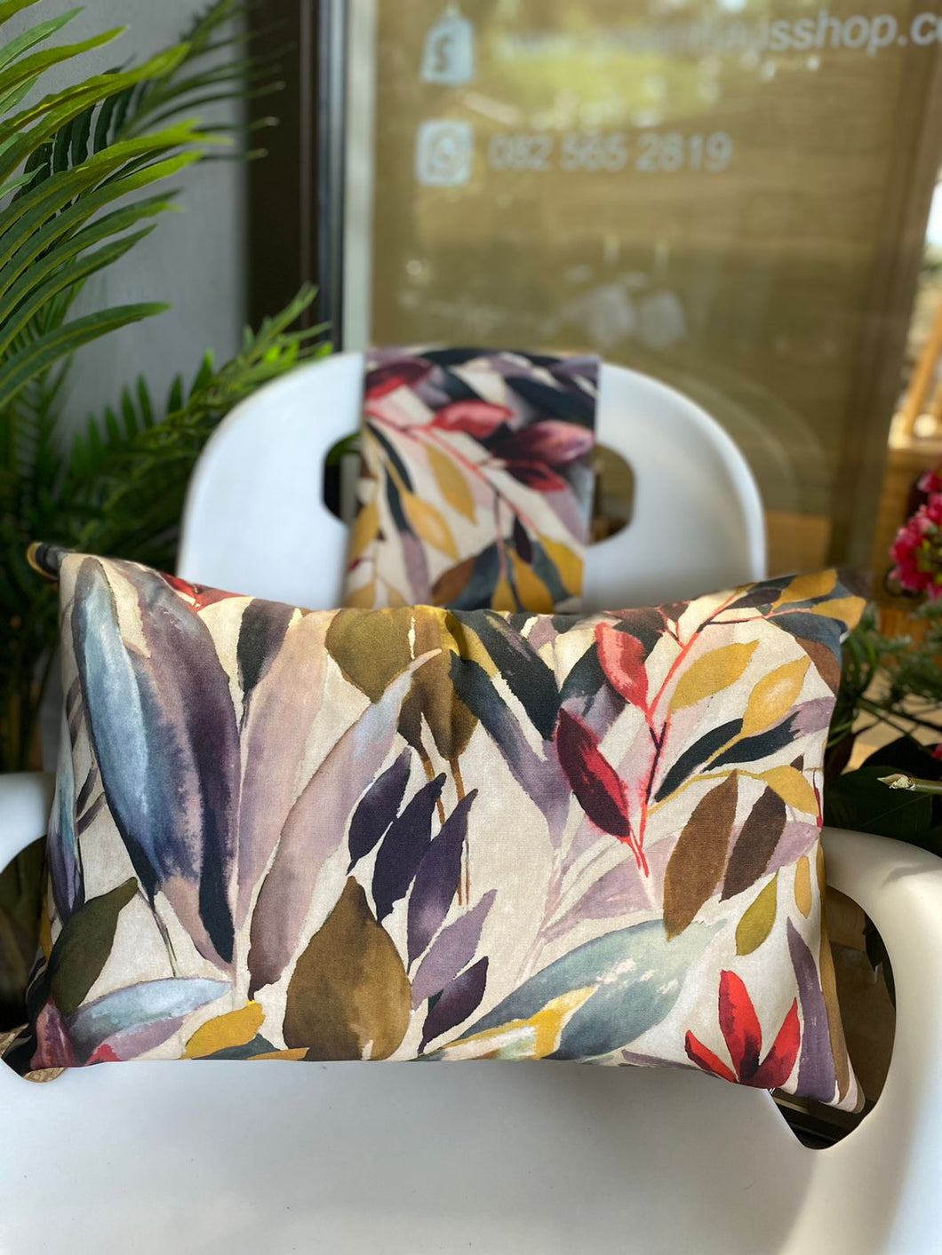 Outdoor Scatter Cushions - Autumn leaves